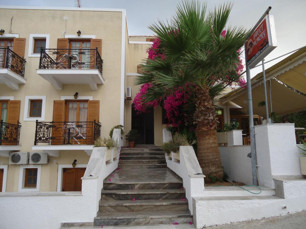 Hotel Sweetmemory Agia Marina  Exteriér fotografie